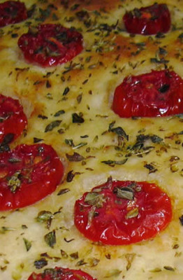 focaccia con origano e pomodori